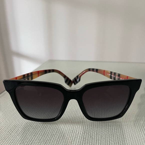 Burberry Sunglasses - Picture 1 of 9